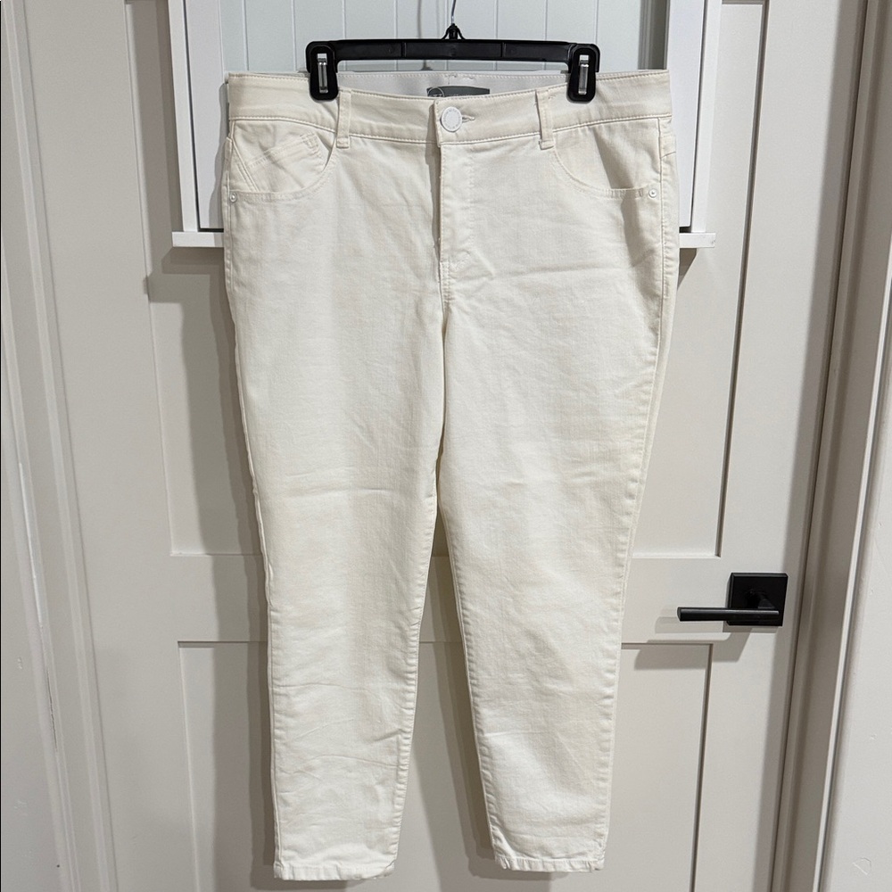 Wit & Wisdom Off-White Cropped Jeans